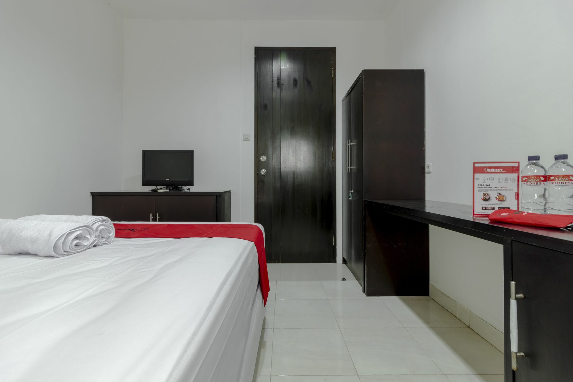 雅加达 帕萨巴鲁红门优质旅馆酒店 外观 照片